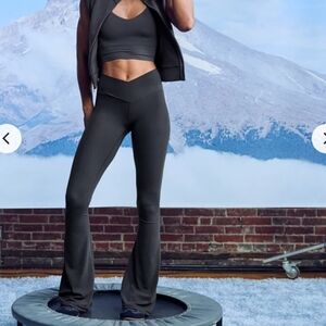 AE Offline Flare Legging